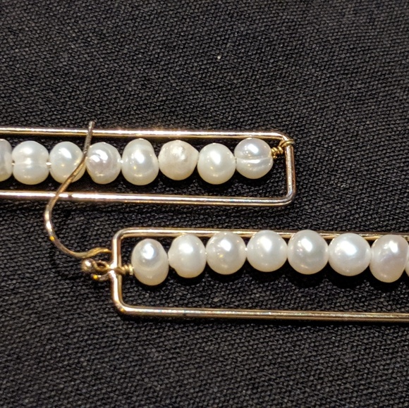 Gen Pearl Modernist Geometric Drop Earrings - Picture 5 of 5